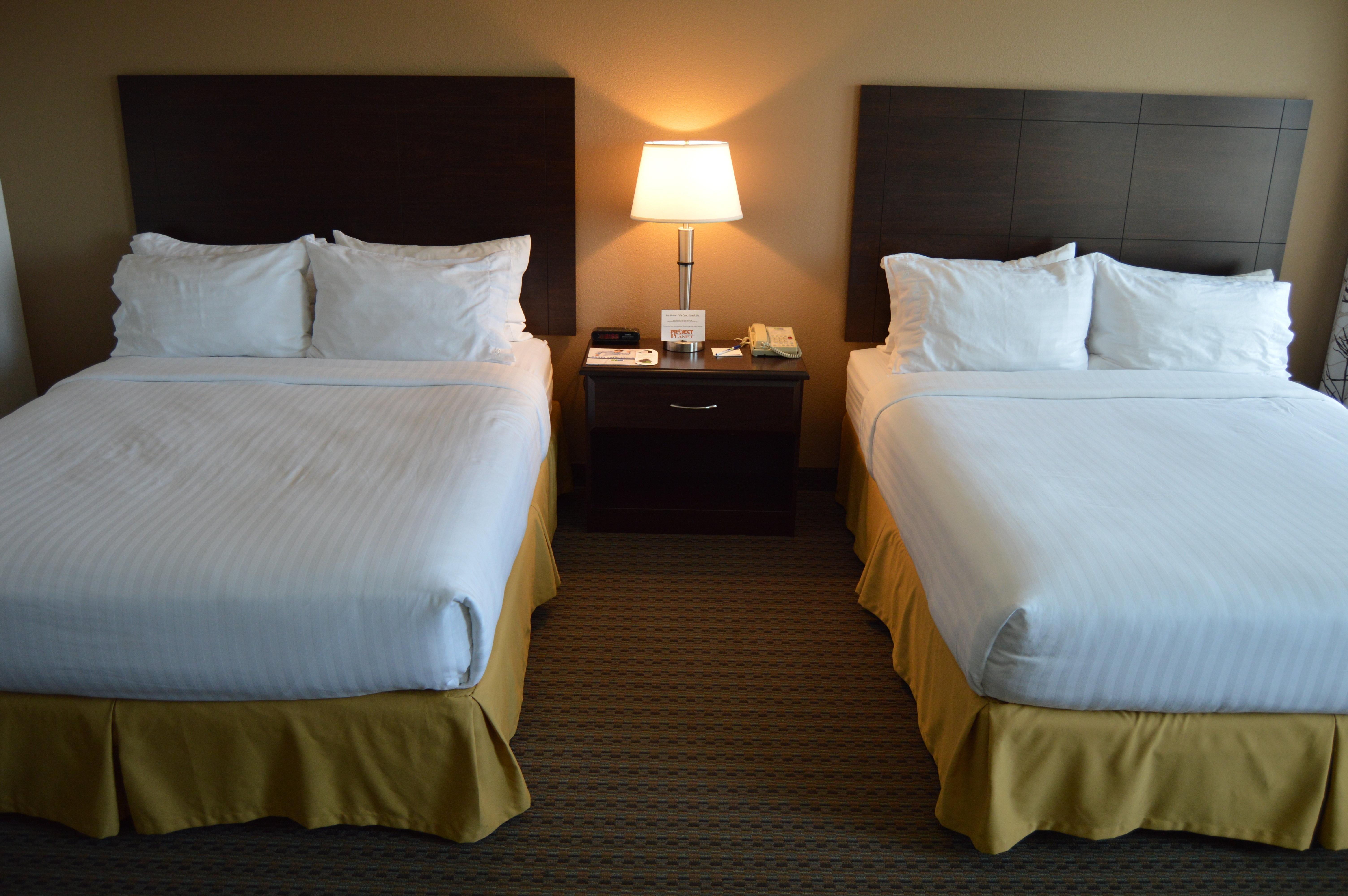 Holiday Inn Express & Suites Winner By Ihg Exterior foto